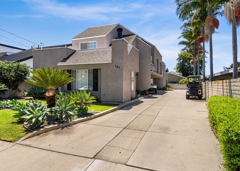 181 Cecil Pl, Costa Mesa, CA à vendre - Photo de l’immeuble – Image 2 sur 9