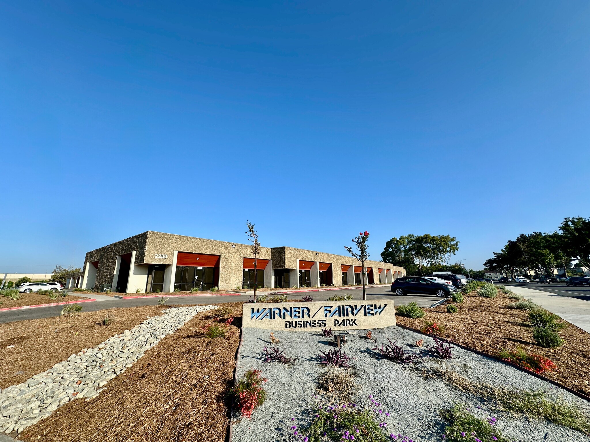 2223-2320 S Fairview St, Santa Ana, CA à louer Photo de l’immeuble– Image 1 sur 5