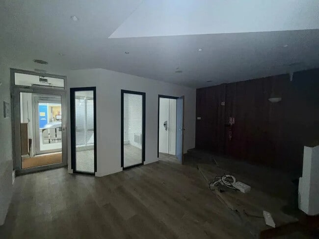 Plus de détails pour Bureau à vendre