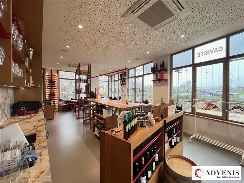 Local commercial dans Bordeaux à vendre - Photo de l’immeuble – Image 3 sur 8