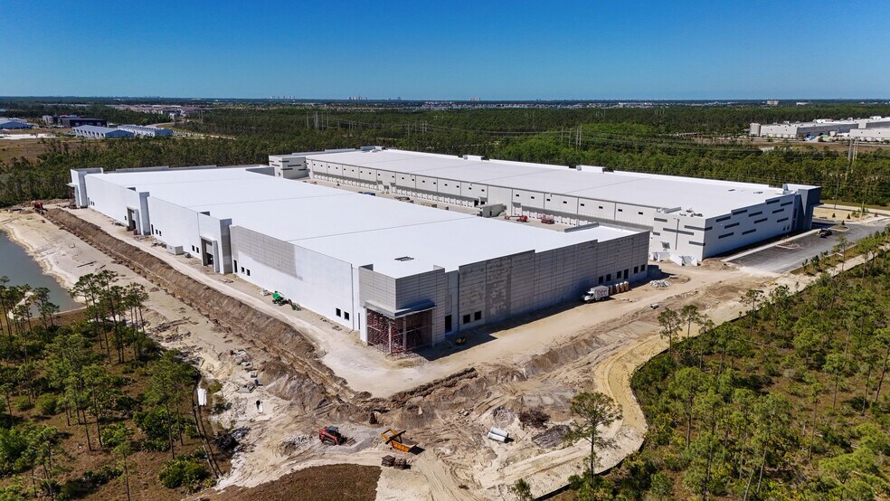 16523 Airport Haul Rd, Fort Myers, FL à louer - Photo de la construction – Image 2 sur 4