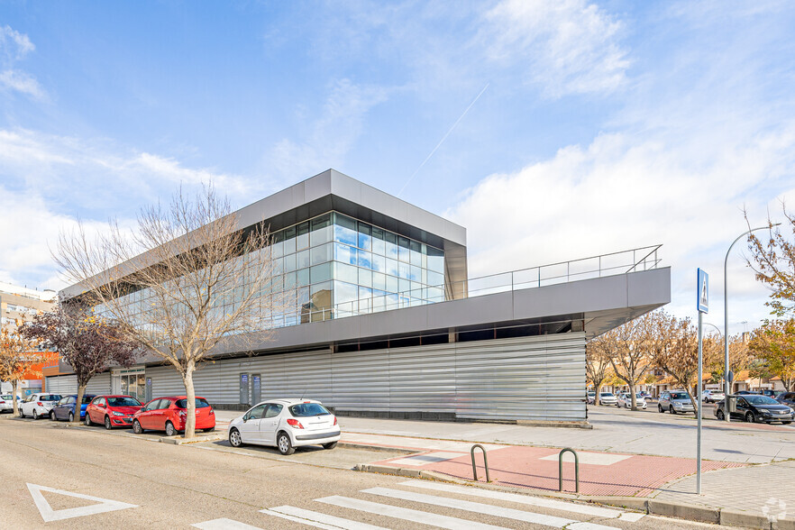 Avenida del Leguario, 49, Parla, Madrid à louer - Photo de l’immeuble – Image 3 sur 13