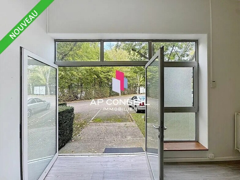 Local d’activités dans Voisins-le-Bretonneux à louer - Photo intérieure – Image 2 sur 5