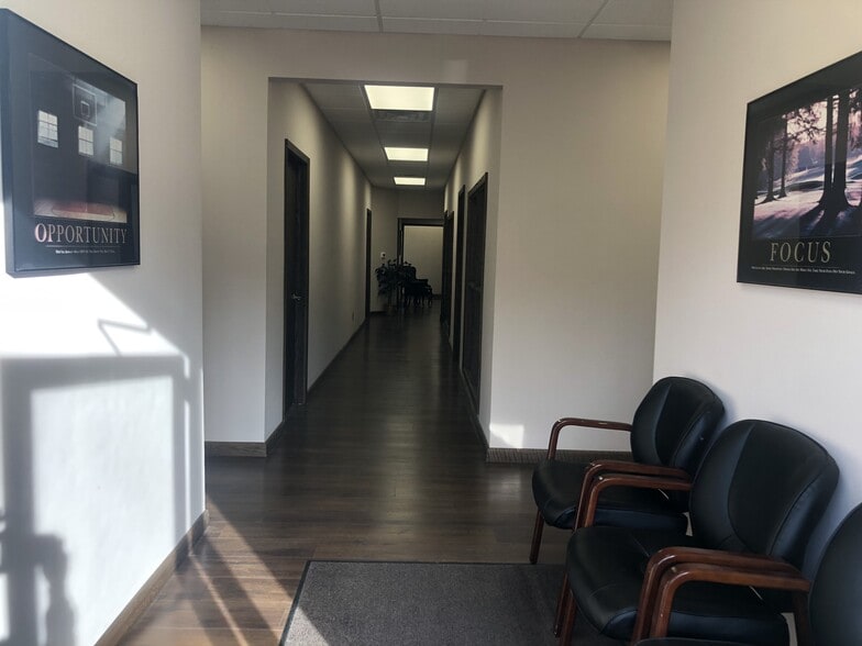 664 Tire Hill Rd, Johnstown, PA à louer - Hall d’entrée – Image 2 sur 11