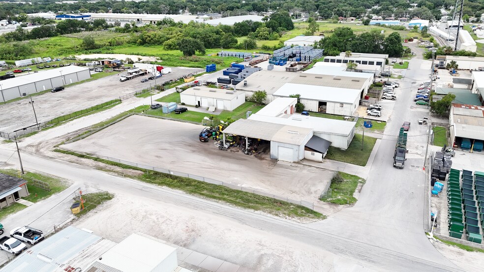 2506 Mine and Mill Ln, Lakeland, FL à louer - Photo de l’immeuble – Image 3 sur 3