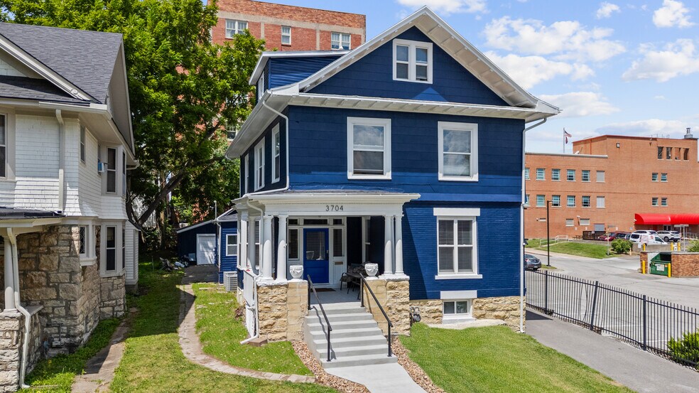 3704 Central St, Kansas City, MO à vendre - Photo de l’immeuble – Image 2 sur 55