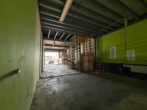 2290 Alahao Pl, Honolulu, HI à louer Photo intérieure– Image 2 sur 7