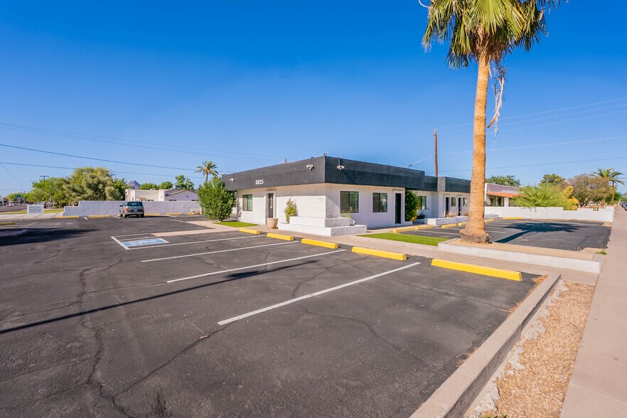 3825 N 24th St, Phoenix, AZ à vendre - Photo de l’immeuble – Image 3 sur 19