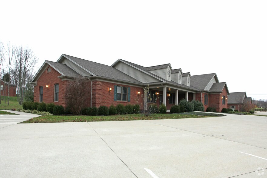 601 Chamberlin Ave, Frankfort, KY à vendre - Photo principale – Image 1 sur 18
