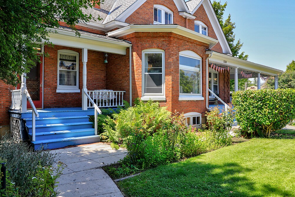 139 SW I St, Grants Pass, OR à vendre Photo principale– Image 1 sur 60