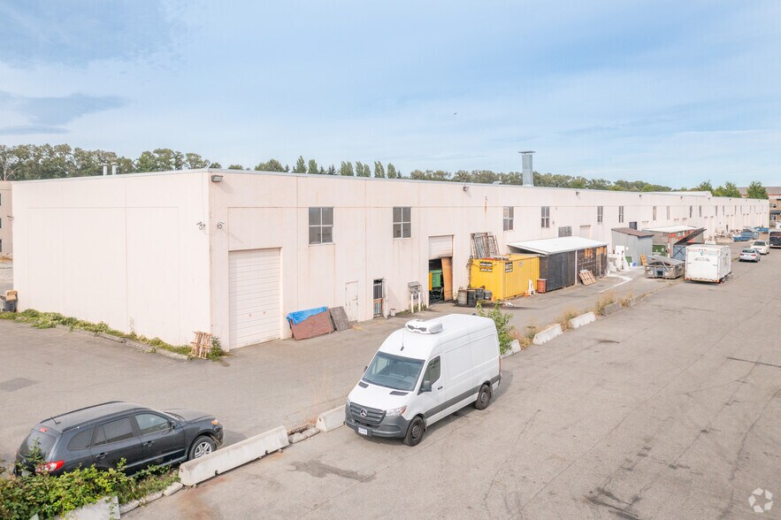 1851 Savage Rd, Richmond, BC à vendre - Photo de l’immeuble – Image 2 sur 5