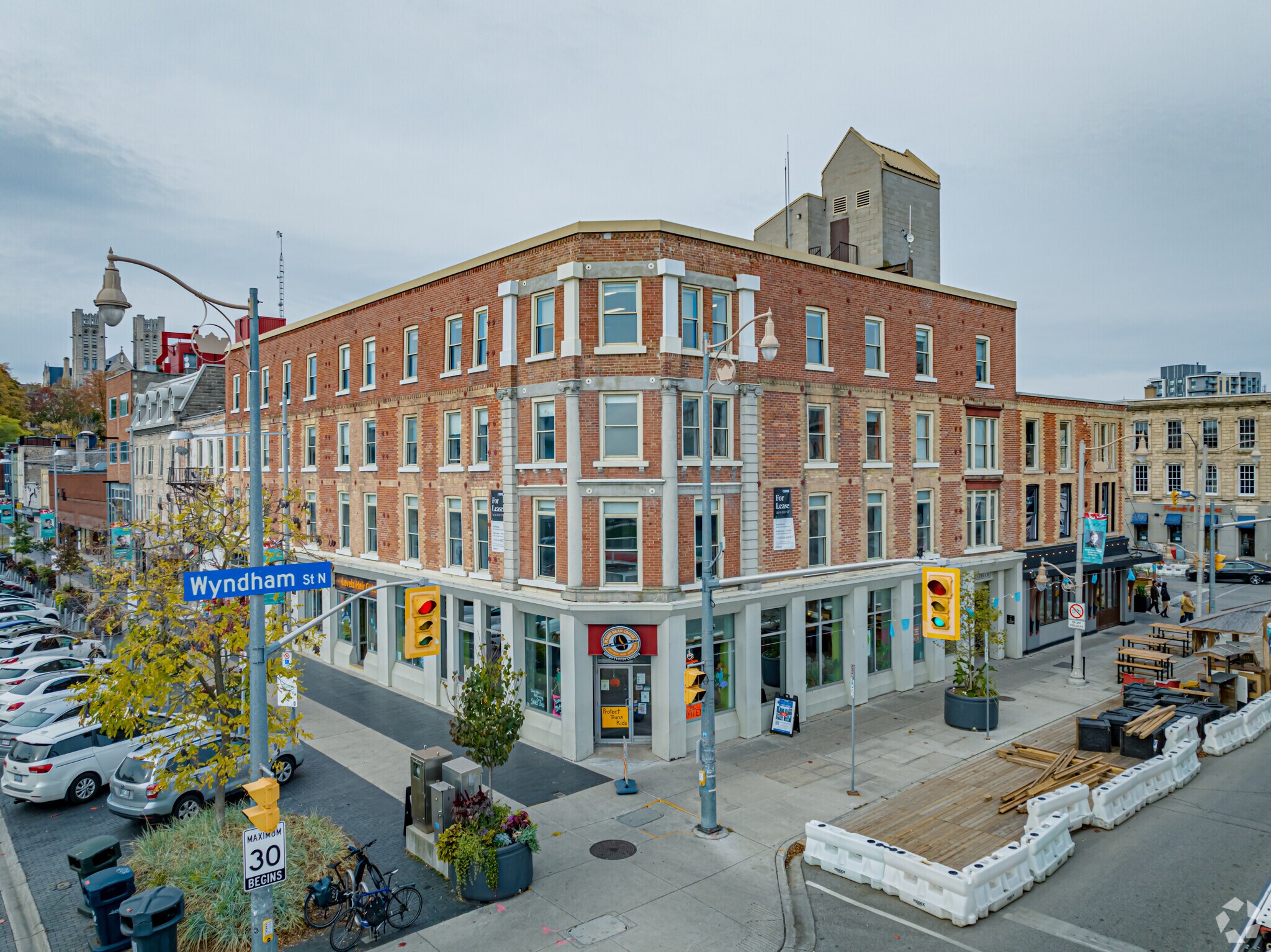 2 Wyndham St N, Guelph, ON à louer Photo principale– Image 1 sur 9
