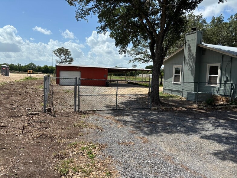 4510 FM 1102, New Braunfels, TX à louer - Photo de l’immeuble – Image 2 sur 17