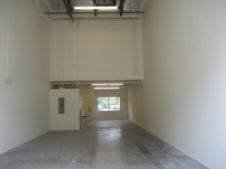 3677 23rd Ave S, Lake Worth Beach, FL à vendre - Photo de l’immeuble – Image 2 sur 3