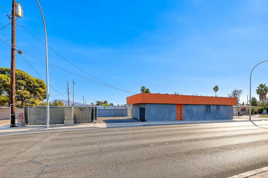 1211 S Eastern Ave, Las Vegas, NV à vendre - Photo principale – Image 1 sur 8