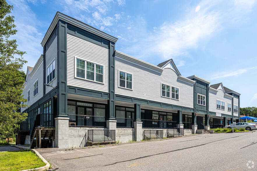 140 N Franklin St, Holbrook, MA à louer - Photo de l’immeuble – Image 2 sur 4
