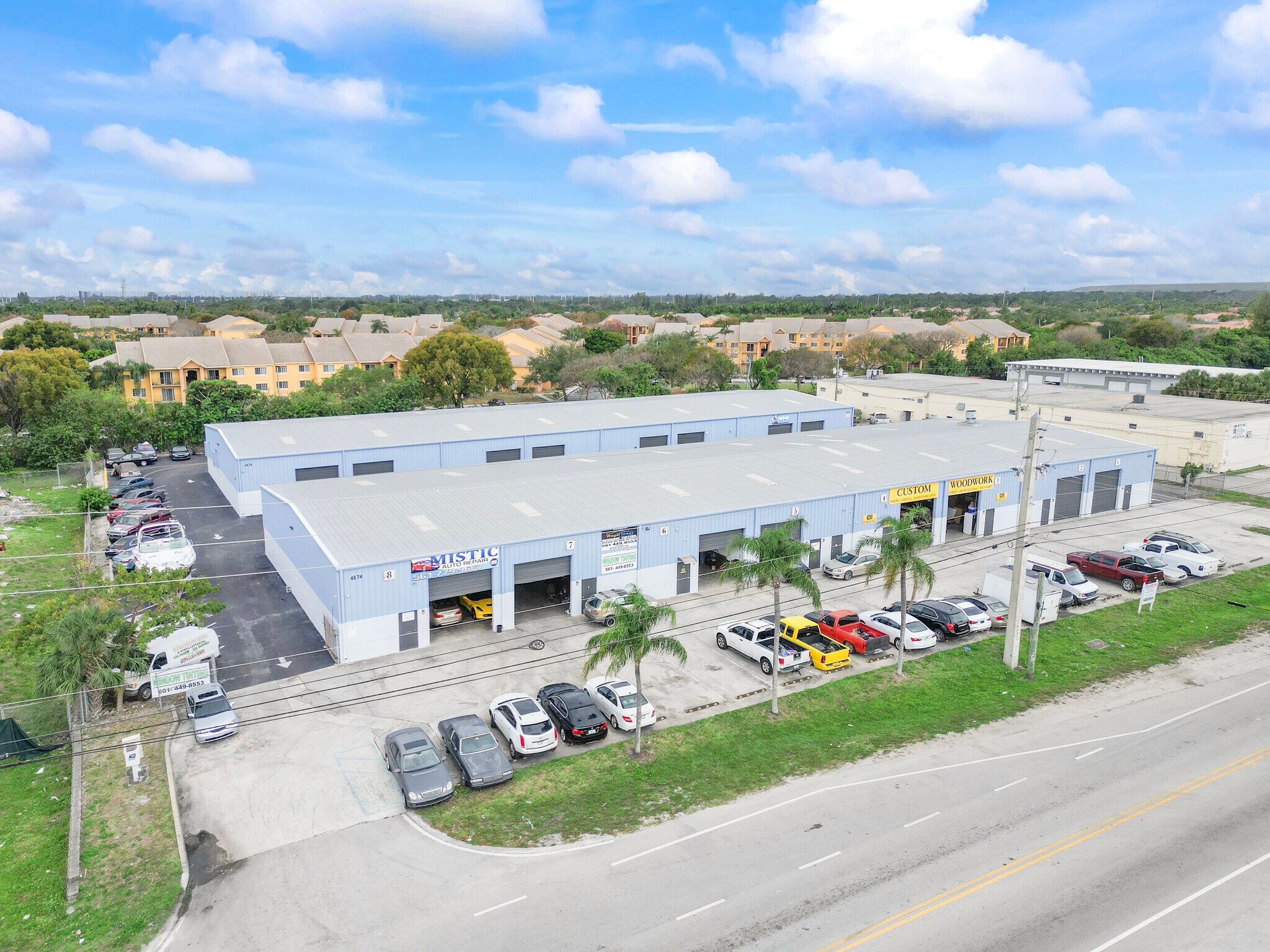4574 Dyer Blvd, West Palm Beach, FL à louer Photo de l’immeuble– Image 1 sur 4