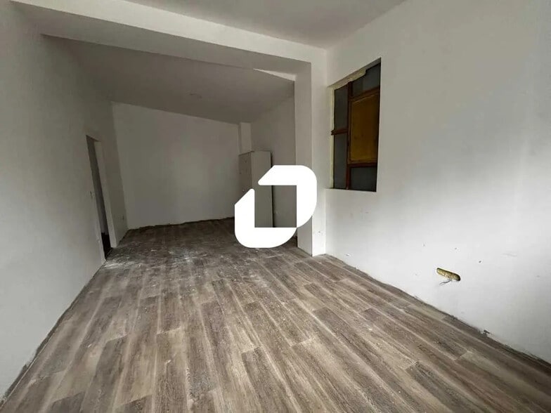 Bureau dans Évry-Courcouronnes à louer - Photo de l’immeuble – Image 1 sur 12