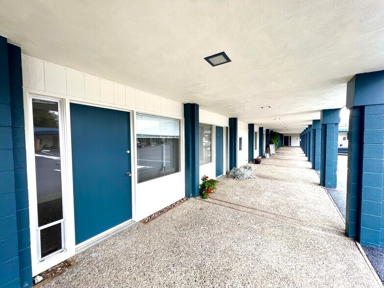 3633 Montgomery Dr, Santa Rosa, CA à louer - Photo de l’immeuble – Image 2 sur 7