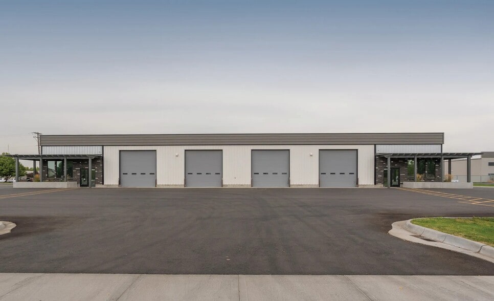 1343 Jones St, Idaho Falls, ID à louer - Photo principale – Image 1 sur 6