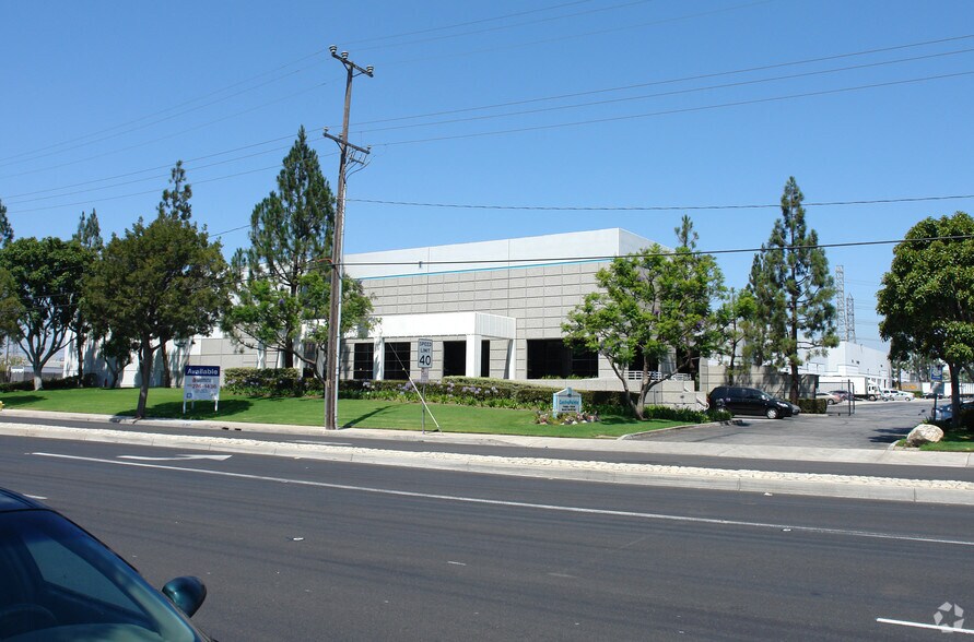 17230-17258 S Main St, Gardena, CA à louer - Photo de l’immeuble – Image 2 sur 5