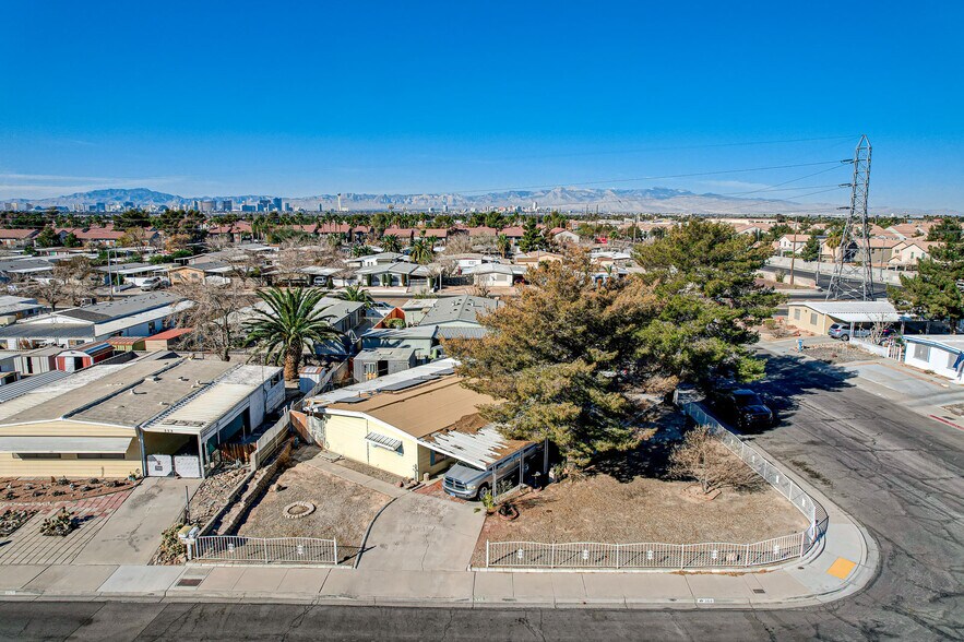 359 Sir Jeffery St, Las Vegas, NV à vendre - Photo principale – Image 1 sur 2
