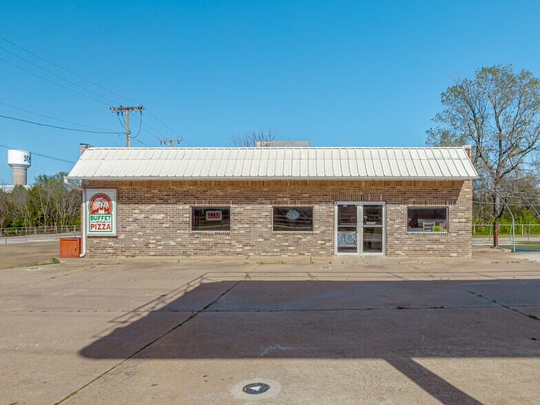 1221 N 8th Ave, Stroud, OK à vendre - Photo de l’immeuble – Image 2 sur 31