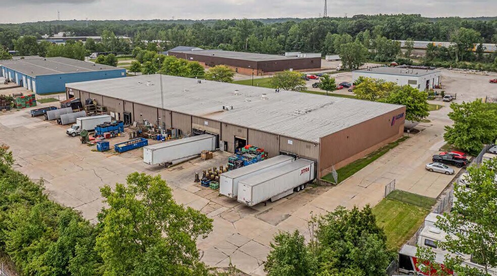 7470 Industrial Parkway Dr, Lorain, OH à vendre - Photo de l’immeuble – Image 2 sur 12