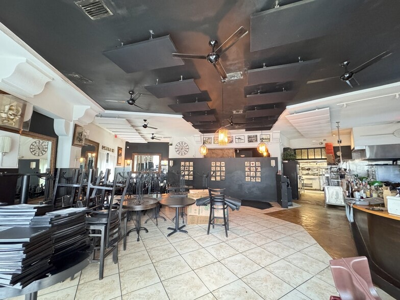 668 NW 5th St, Miami, FL à louer - Photo intérieure – Image 2 sur 8