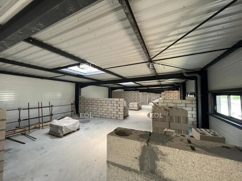 Local d’activités dans Épinay-sur-Seine à louer - Photo de l’immeuble – Image 2 sur 5