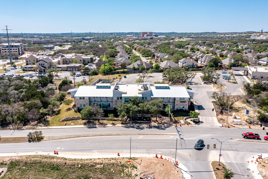 18911 Hardy Oak Blvd, San Antonio, TX à louer - Photo de l’immeuble – Image 3 sur 23