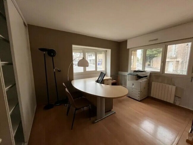 Plus de détails pour 60 Avenue Du Maréchal Foch, Auray - Bureau à louer