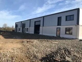 Industriel/Logistique dans Limours à louer - Photo de l’immeuble – Image 3 sur 3