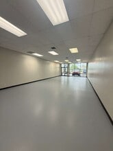 2101-2251 SW 59th Ave, West Park, FL à louer Photo intérieure– Image 2 sur 7