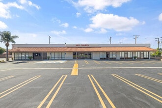 3512-3538 E Chapman Ave, Orange, CA à louer Photo de l’immeuble– Image 2 sur 7
