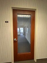 701 Lee St, Des Plaines, IL à louer Photo de l’immeuble– Image 1 sur 7