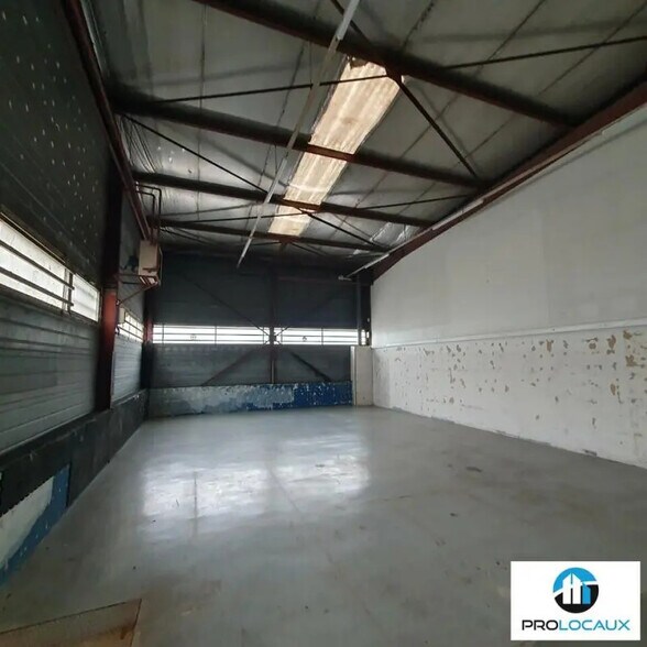 Local commercial dans Échirolles à louer - Photo de l’immeuble – Image 1 sur 10