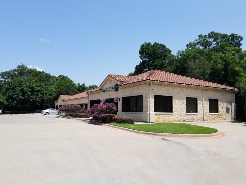 670 N MacArthur Blvd, Coppell, TX à louer - Photo de l’immeuble – Image 1 sur 7