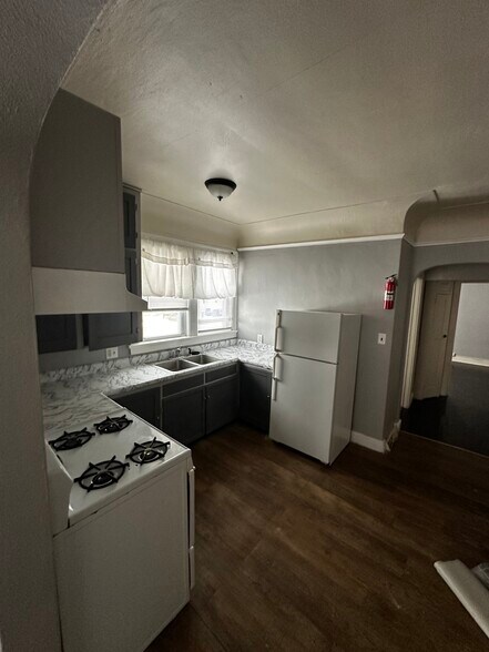 1269 4th Ave SE, Cedar Rapids, IA à vendre - Photo de l’immeuble – Image 2 sur 16