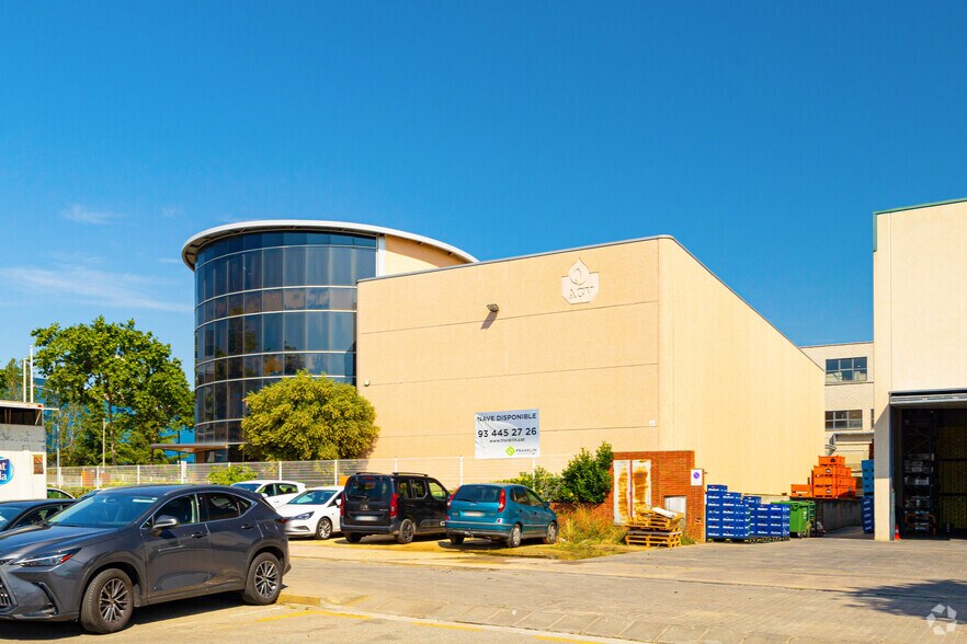 Industriel/Logistique dans Mataró, Barcelona à vendre - Photo de l’immeuble – Image 2 sur 3