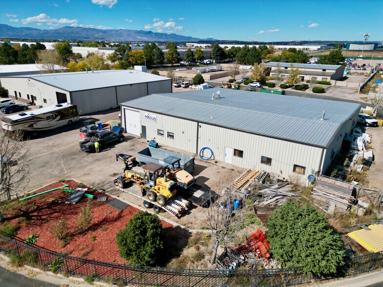 5655 Parachute Cir, Colorado Springs, CO à louer - Photo de l’immeuble – Image 2 sur 13