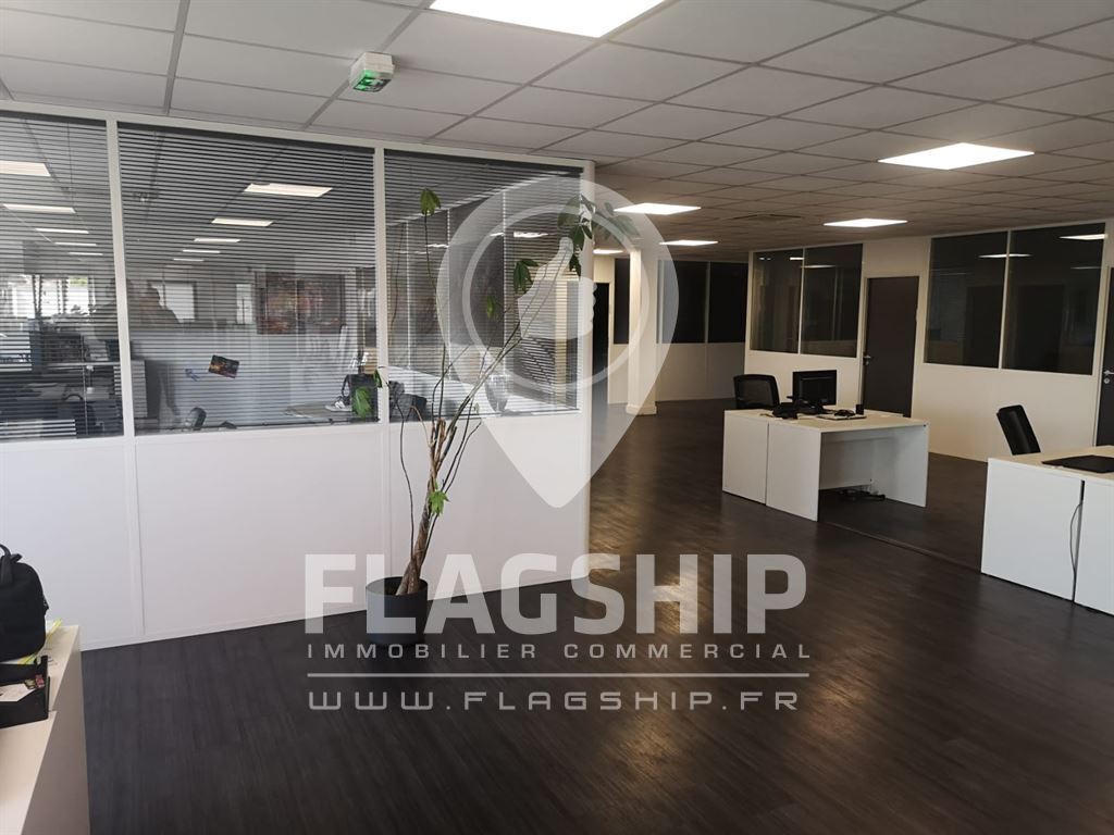 Bureau dans NEUILLY PLAISANCE à vendre Photo intérieure– Image 1 sur 10