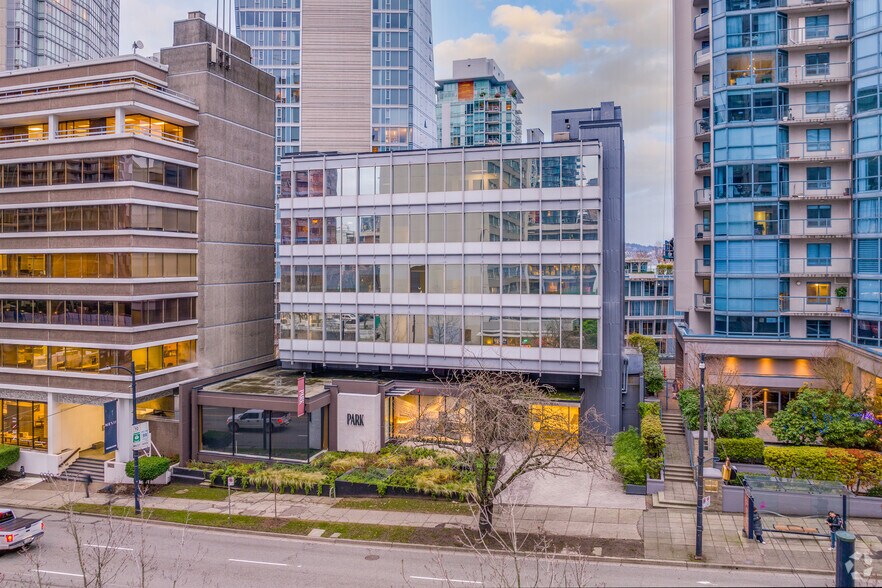 1445 W Georgia St, Vancouver, BC à louer - Photo de l’immeuble – Image 1 sur 5