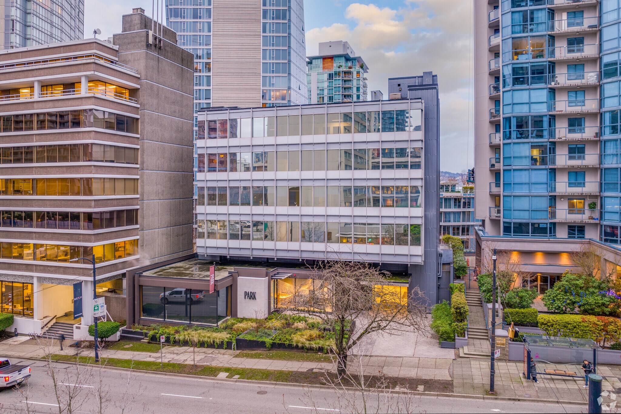1445 W Georgia St, Vancouver, BC à louer Photo de l’immeuble– Image 1 sur 6