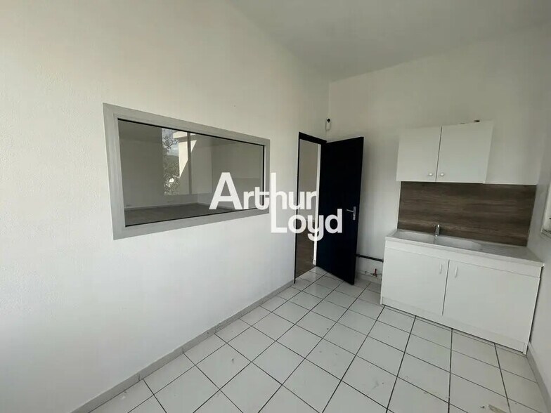 Bureau dans Draguignan à louer - Photo de l’immeuble – Image 2 sur 5