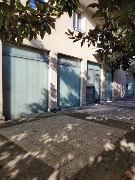 Local commercial dans Villeurbanne à louer - Photo de l’immeuble – Image 3 sur 4