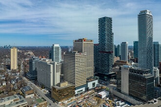 2300 Yonge St, Toronto, ON - VUE AÉRIENNE  vue de carte
