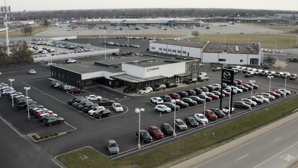 5309 W Pike Plaza Rd, Indianapolis, IN à vendre - Photo de l’immeuble – Image 2 sur 4