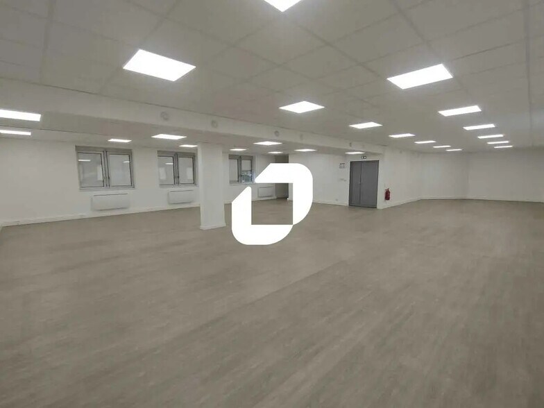 7 Rue Jean Mermoz, Versailles à louer - Photo de l’immeuble – Image 1 sur 6