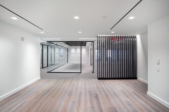 810 Seventh Ave, New York, NY à louer Photo intérieure– Image 1 sur 7